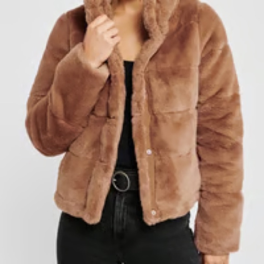 A&F Faux Fur Jacket - Picture 3 of 11